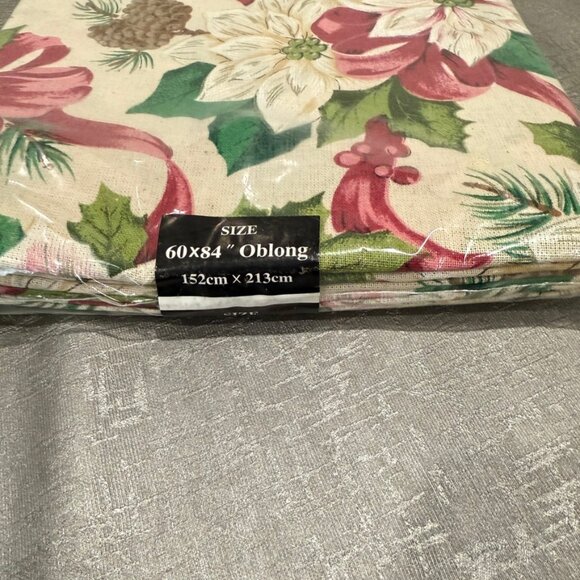 Table Cloth, Holiday, Oblong, size 60" x 84", used once - Picture 3 of 4
